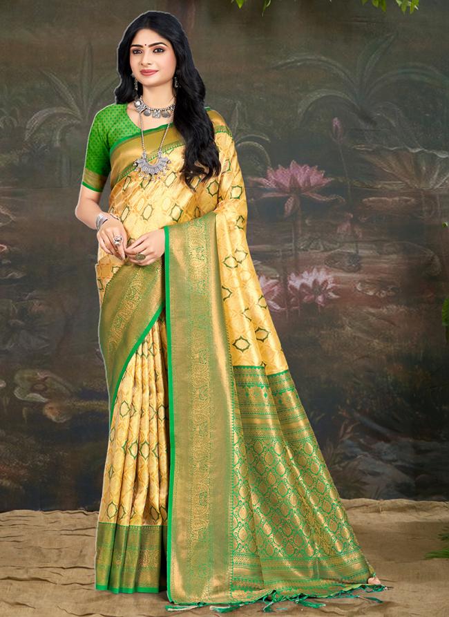 Kanjivaram Silk Green Traditional Wear Weaving Saree